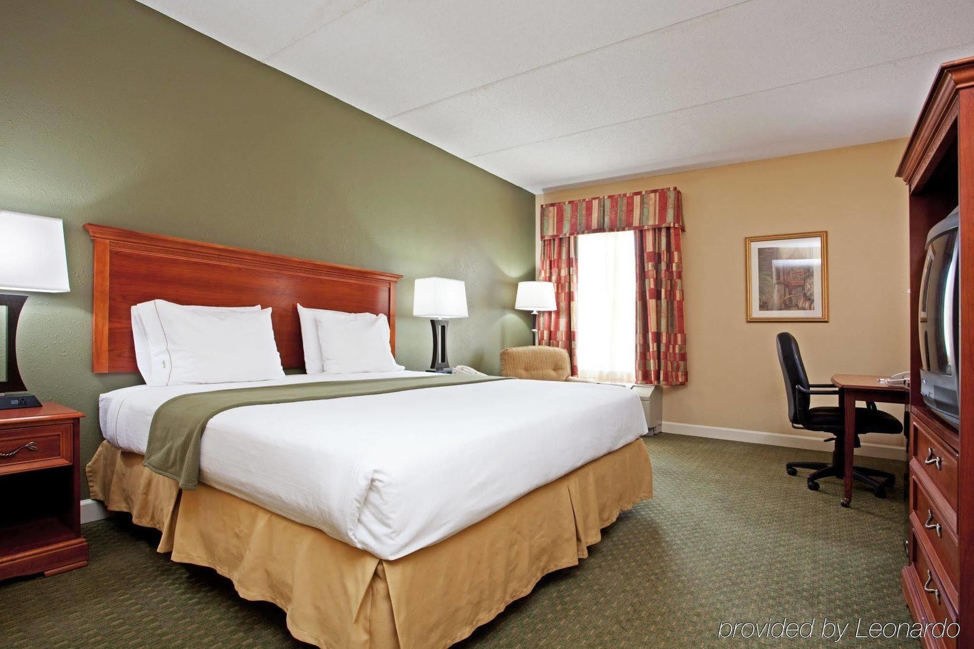 Holiday Inn Express Hotel & Suites Conover - Hickory Area By Ihg Номер фото