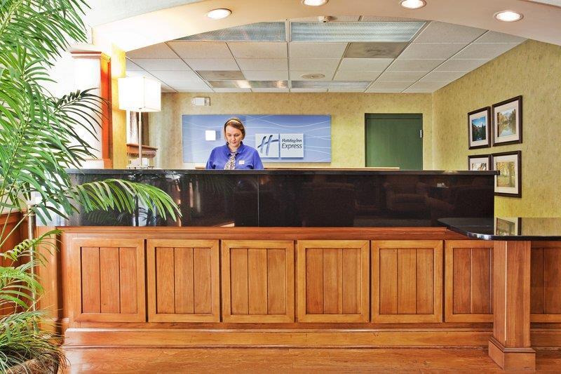 Holiday Inn Express Hotel & Suites Conover - Hickory Area By Ihg Экстерьер фото
